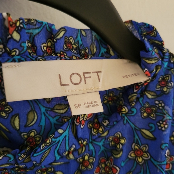 Loft Blue Floral Short Sleeve Ruffled Blouse Size S - Picture 5 of 6